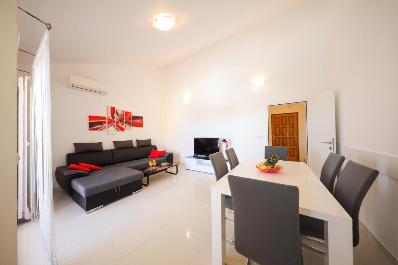 Villa Pino With Pool, Sauna & Jacuzzi Petrcane Luaran gambar