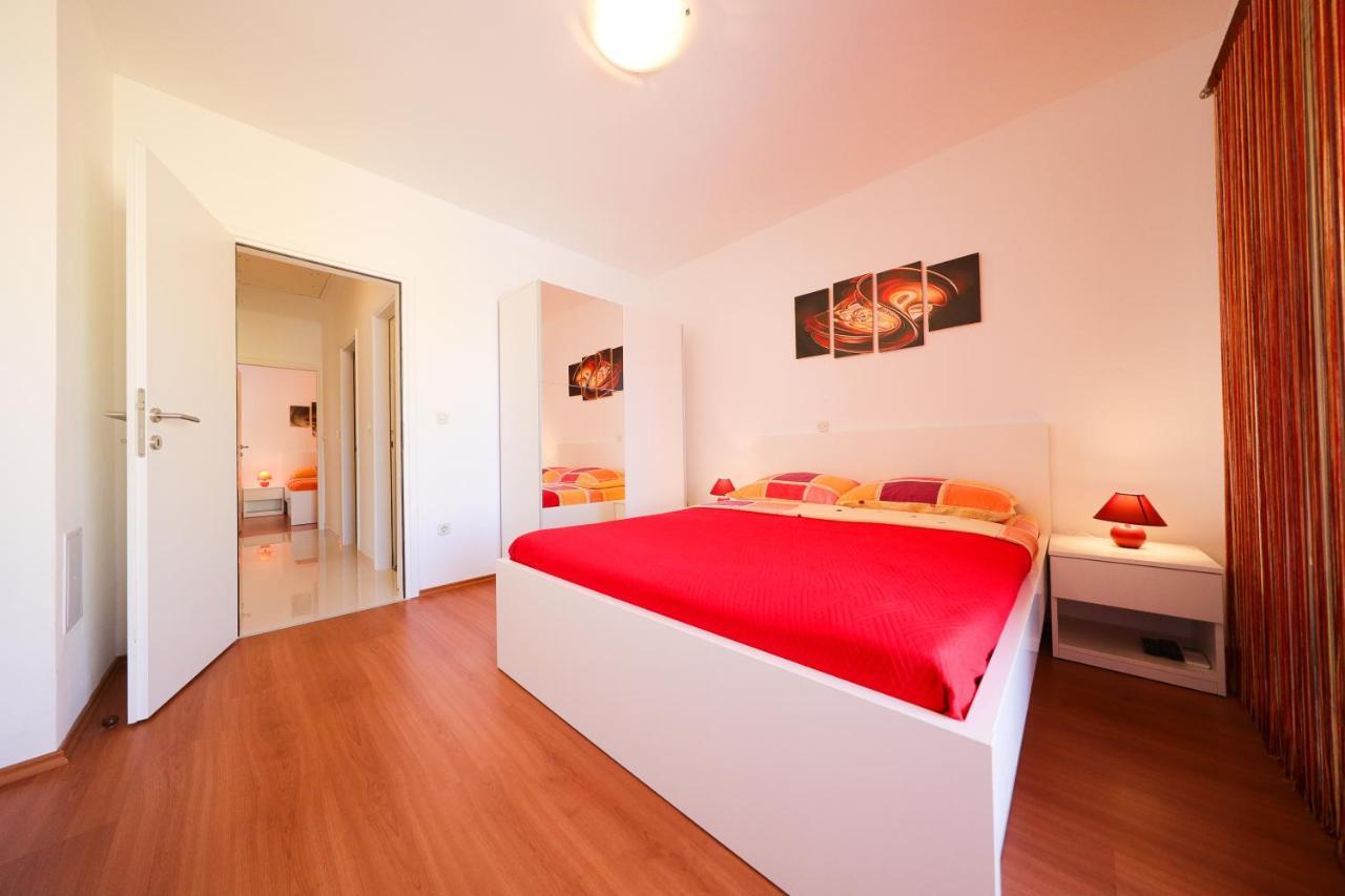 Villa Pino With Pool, Sauna & Jacuzzi Petrcane Luaran gambar