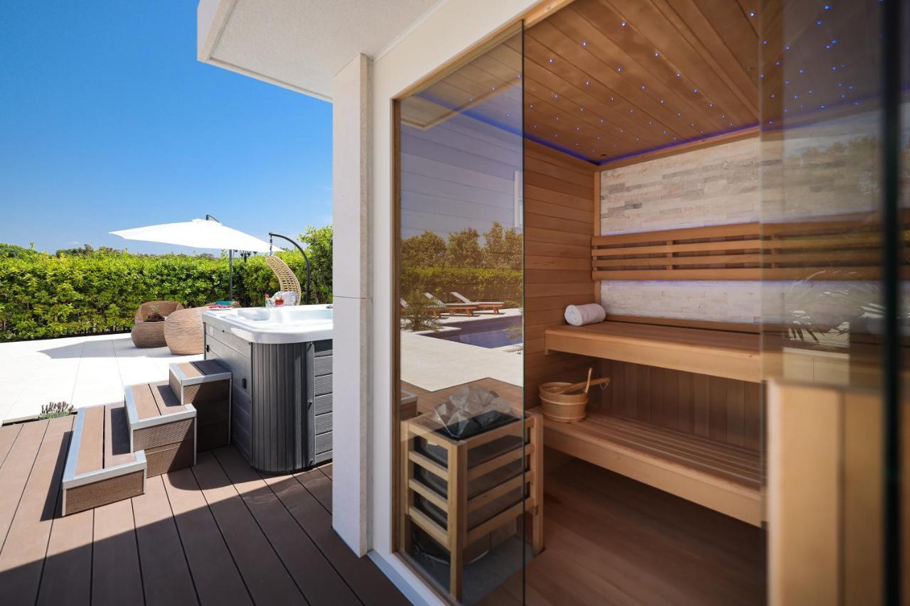 Villa Pino With Pool, Sauna & Jacuzzi Petrcane Luaran gambar