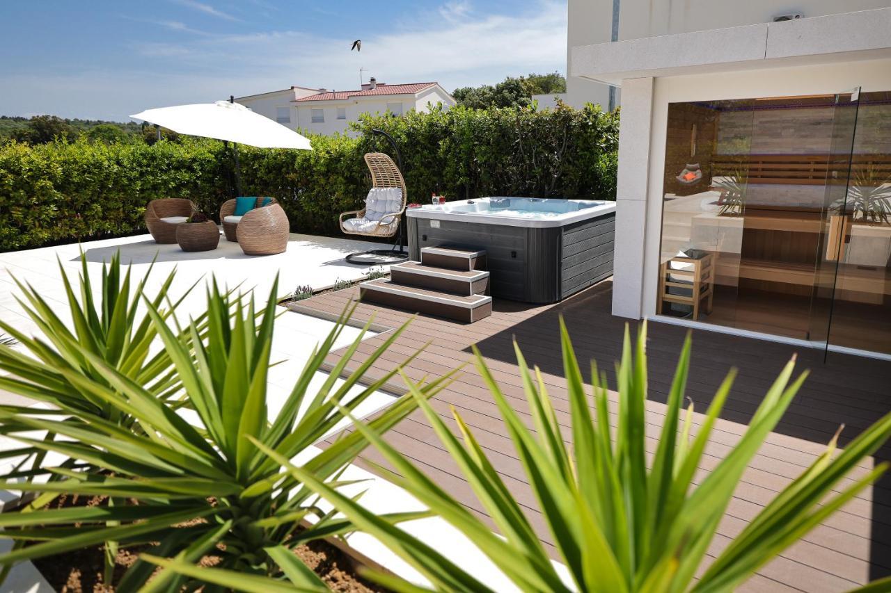 Villa Pino With Pool, Sauna & Jacuzzi Petrcane Luaran gambar