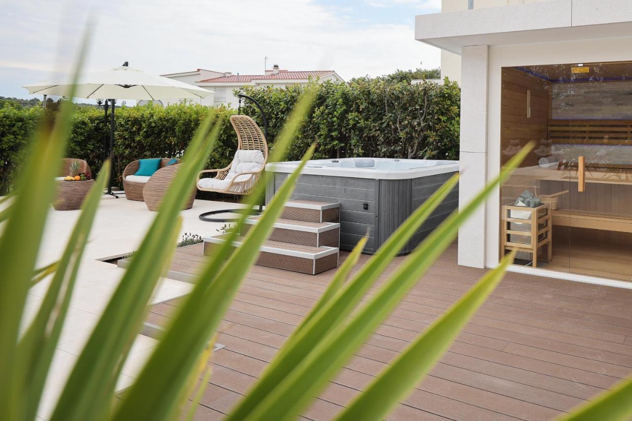 Villa Pino With Pool, Sauna & Jacuzzi Petrcane Luaran gambar