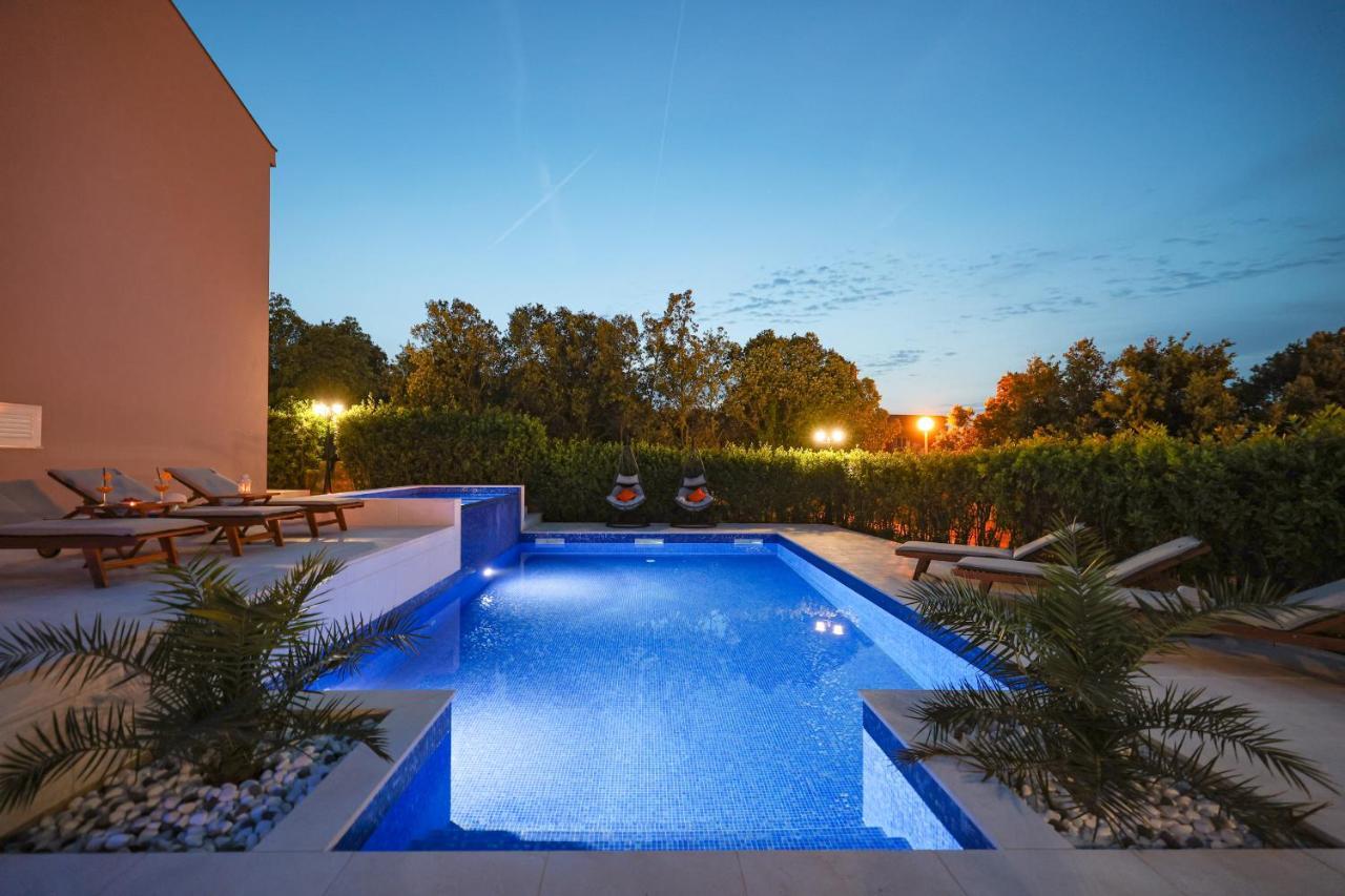 Villa Pino With Pool, Sauna & Jacuzzi Petrcane Luaran gambar