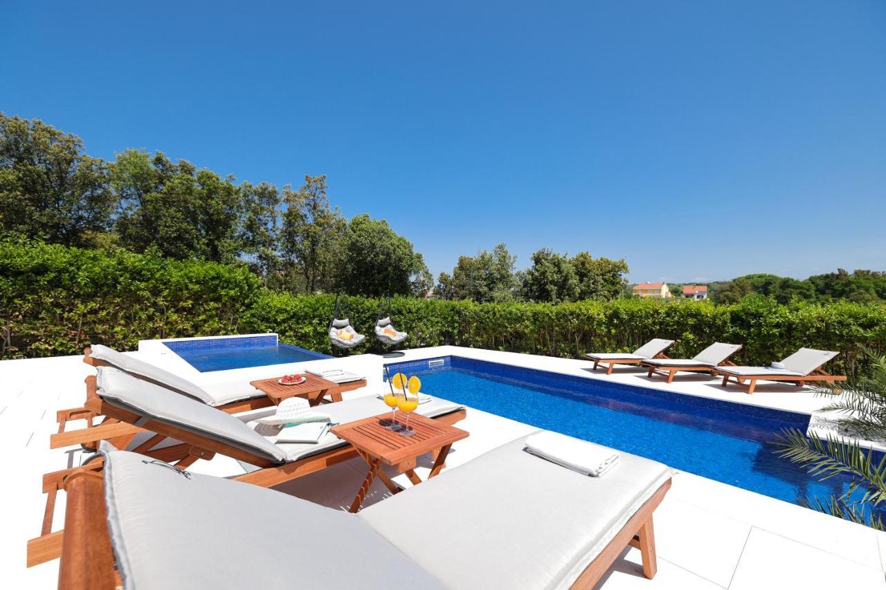 Villa Pino With Pool, Sauna & Jacuzzi Petrcane Luaran gambar