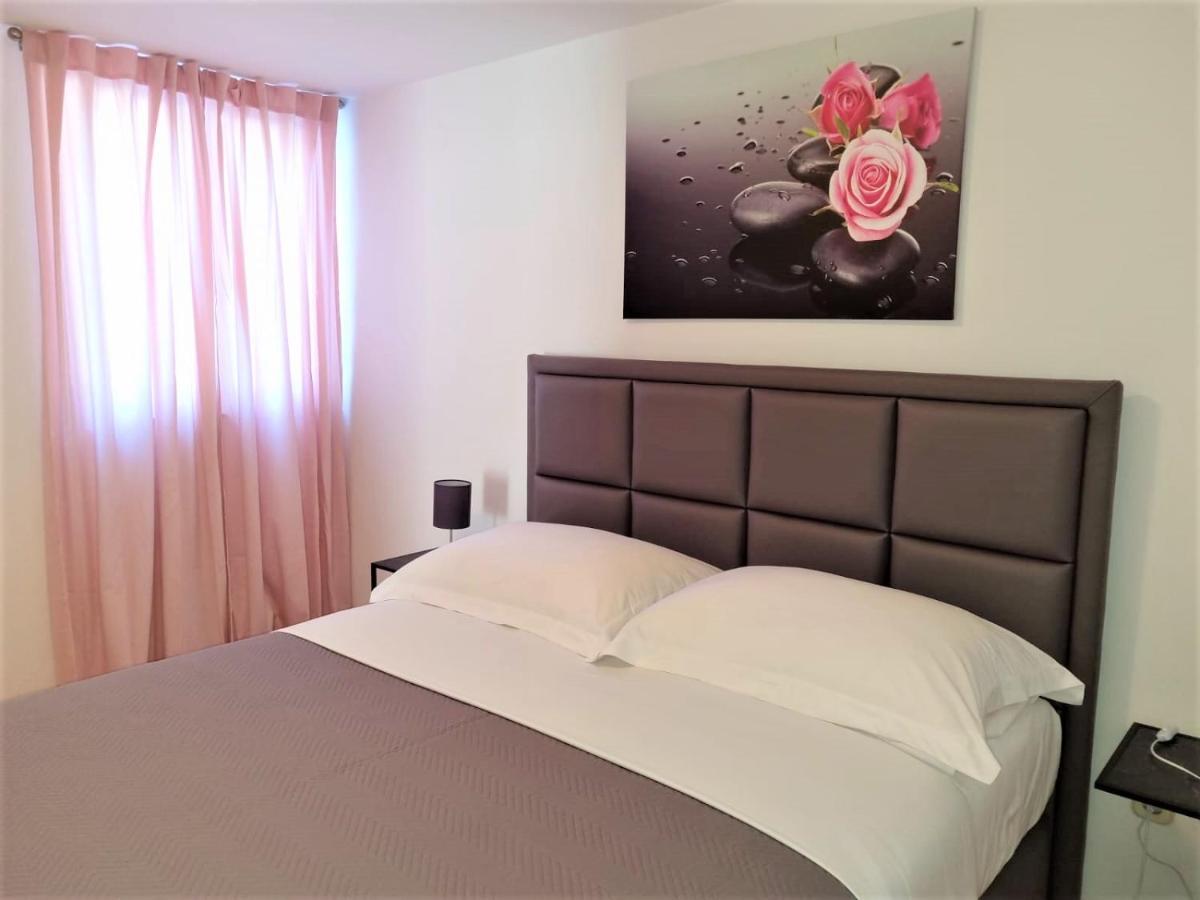 Villa Pino With Pool, Sauna & Jacuzzi Petrcane Luaran gambar