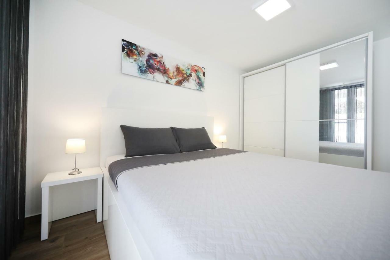 Villa Pino With Pool, Sauna & Jacuzzi Petrcane Luaran gambar